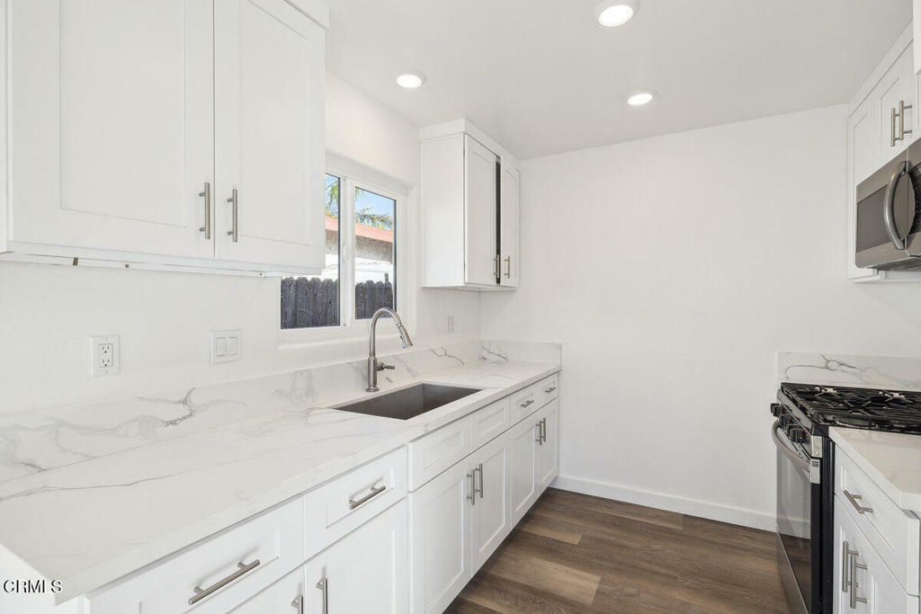 Property Photo:  1850 Santa Lucia Avenue  CA 93030 