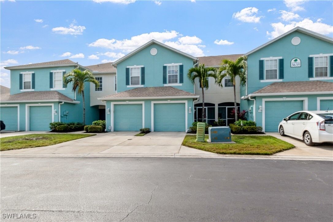 Property Photo:  3635 Pine Oak Circle 104  FL 33916 