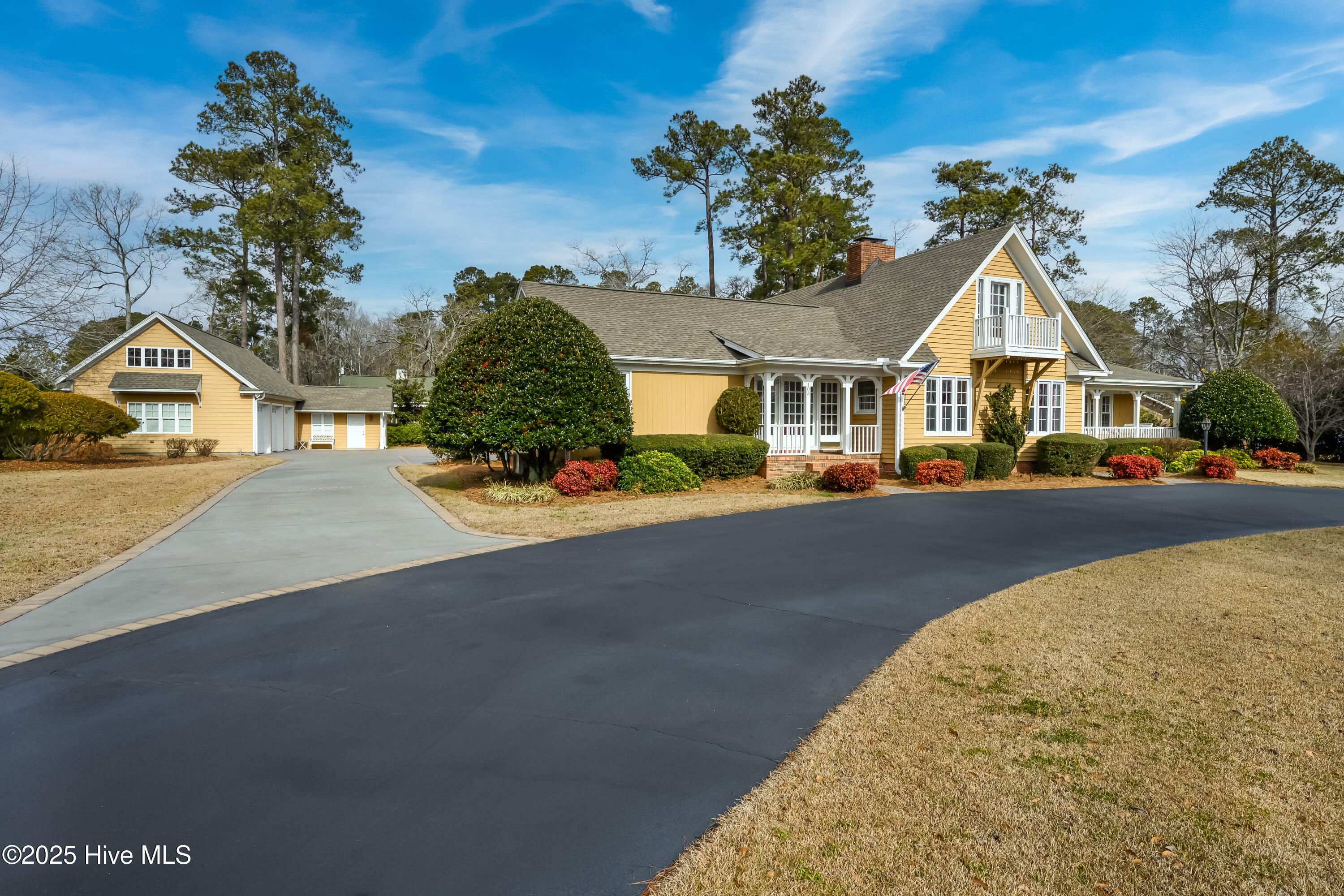 Property Photo:  103 Lakeside Drive  NC 28463 