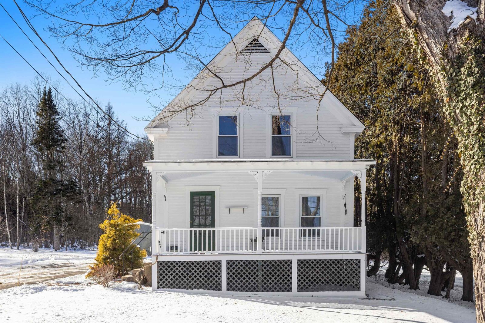 Property Photo:  205 Pleasant Street  NH 03235 