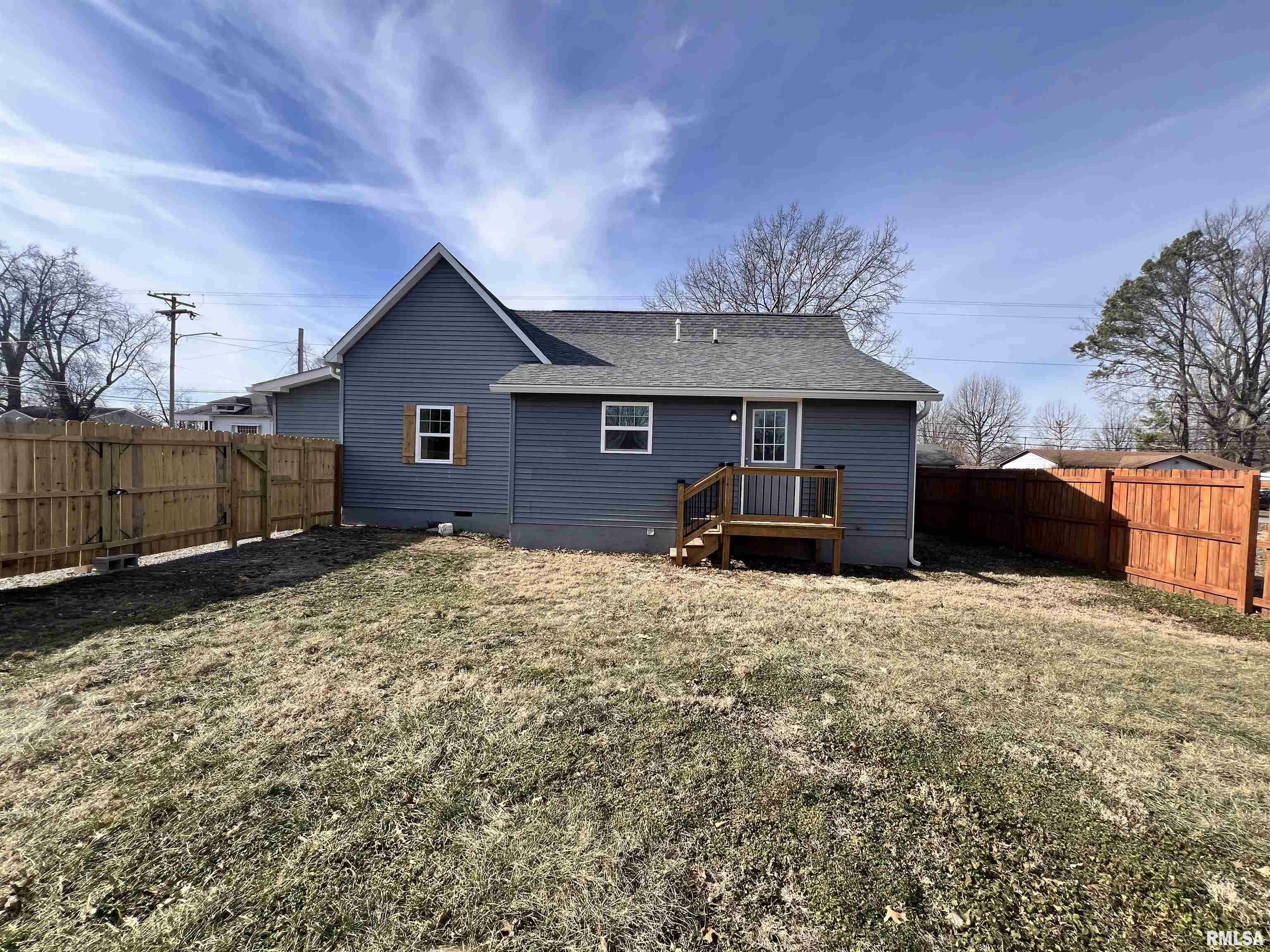 Property Photo:  908 W Goodall Street  IL 62959 