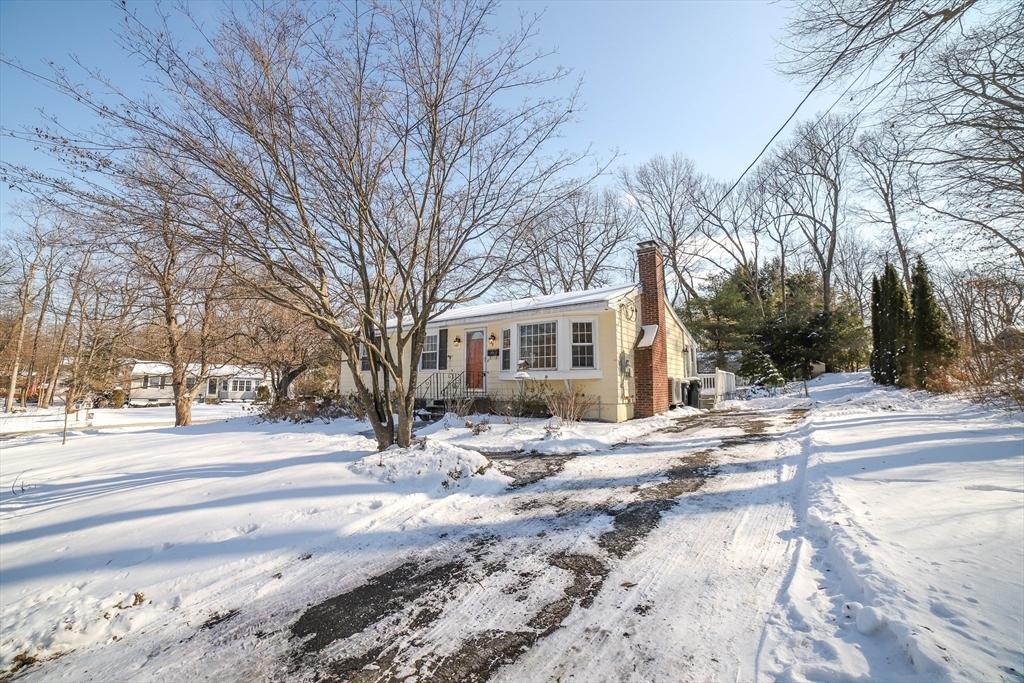 Property Photo:  5 Ridgewood Road  MA 01520 