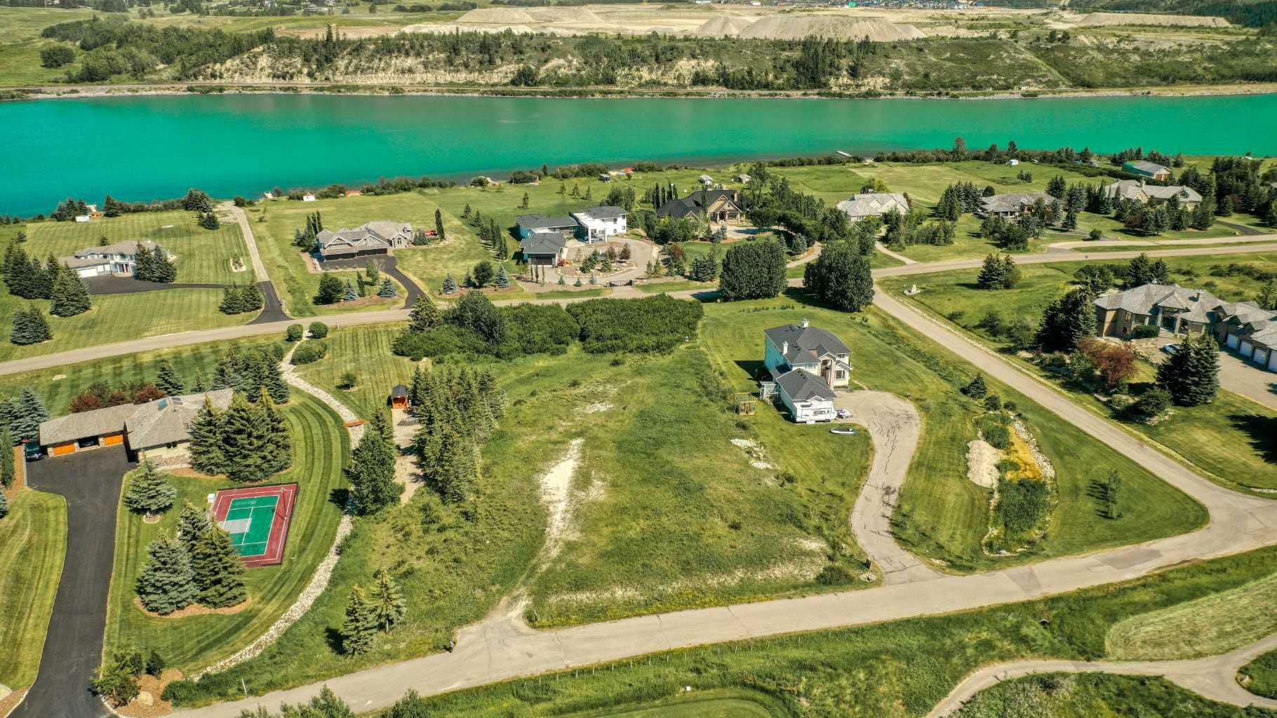 Property Photo: 71 Emerald Bay Drive AB T3Z 1E3