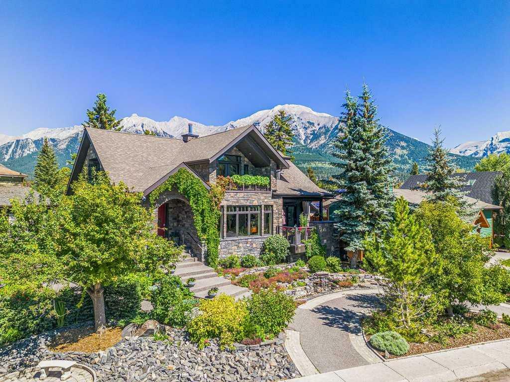 Property Photo: 930 9 Street AB T1W 1Z8