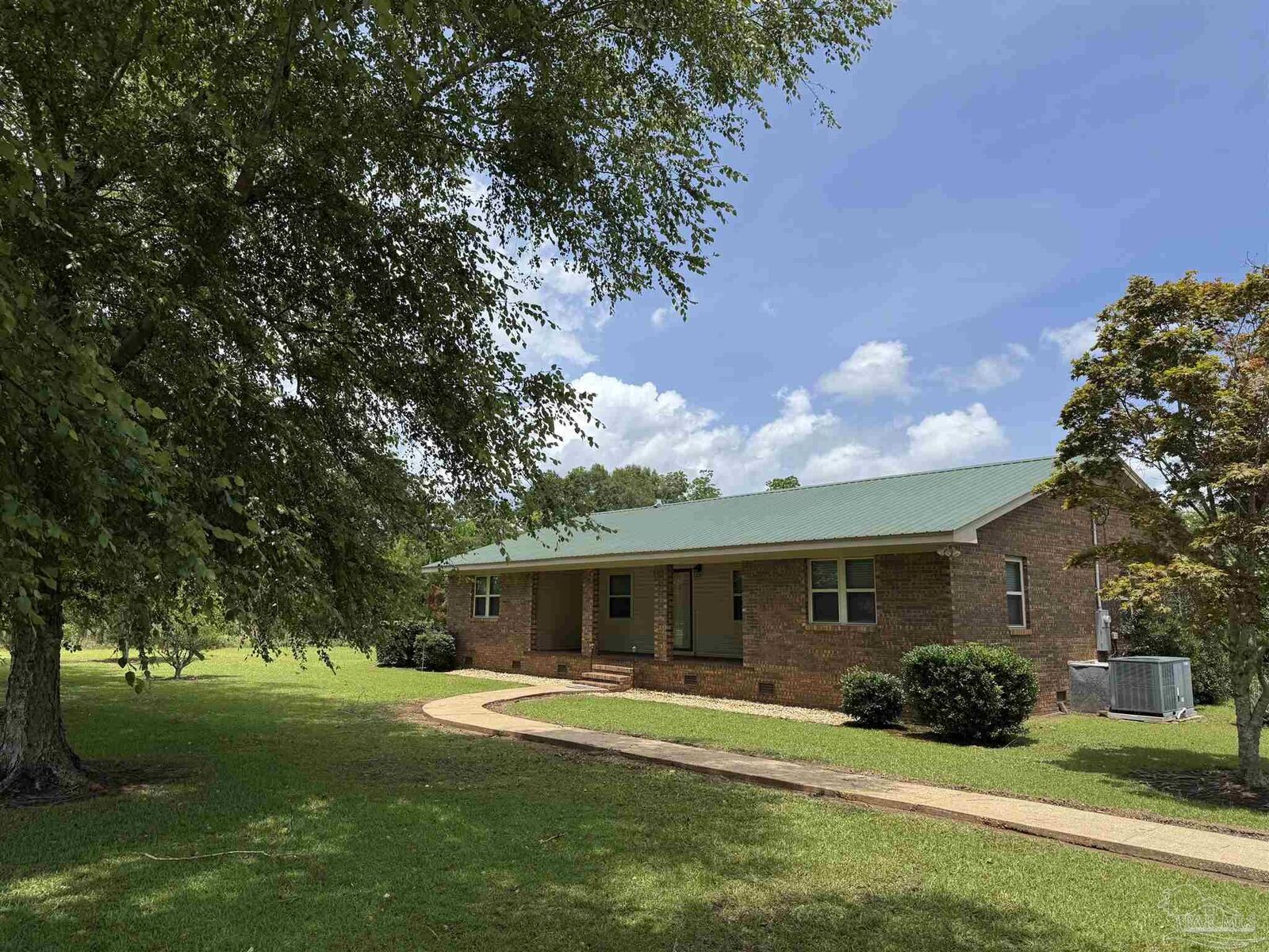 Property Photo: 6701 Will Jones Rd FL 32565