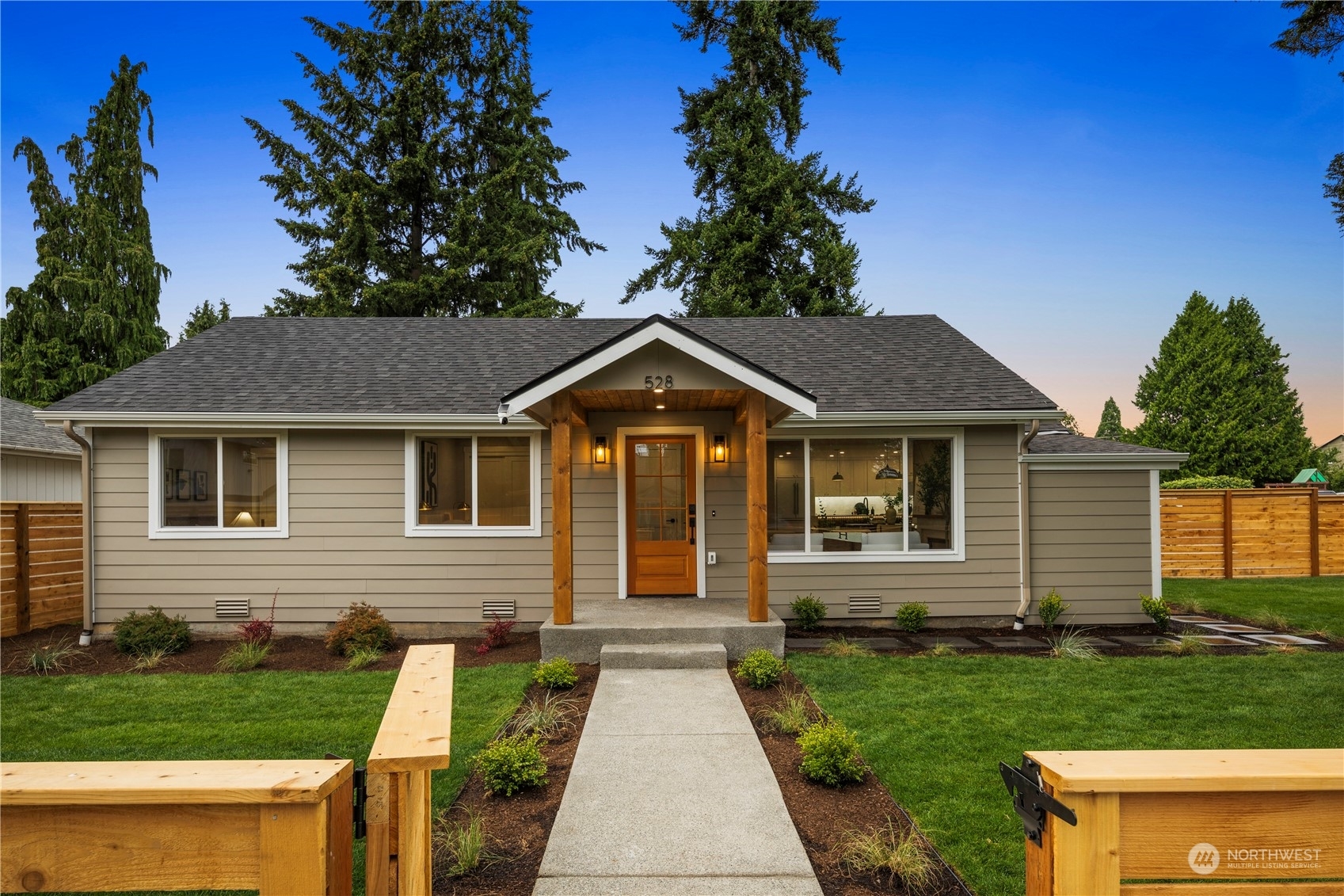 Property Photo:  528 N 100th Street  WA 98133 