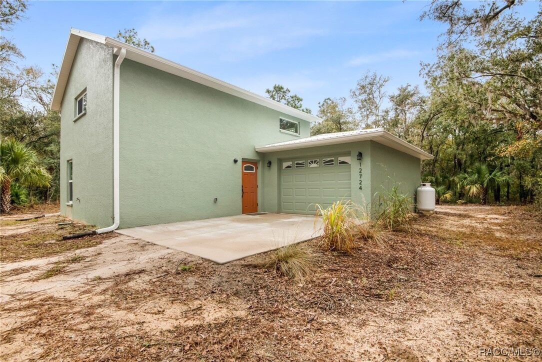 Property Photo: 12724 Checkerberry Drive FL 34429