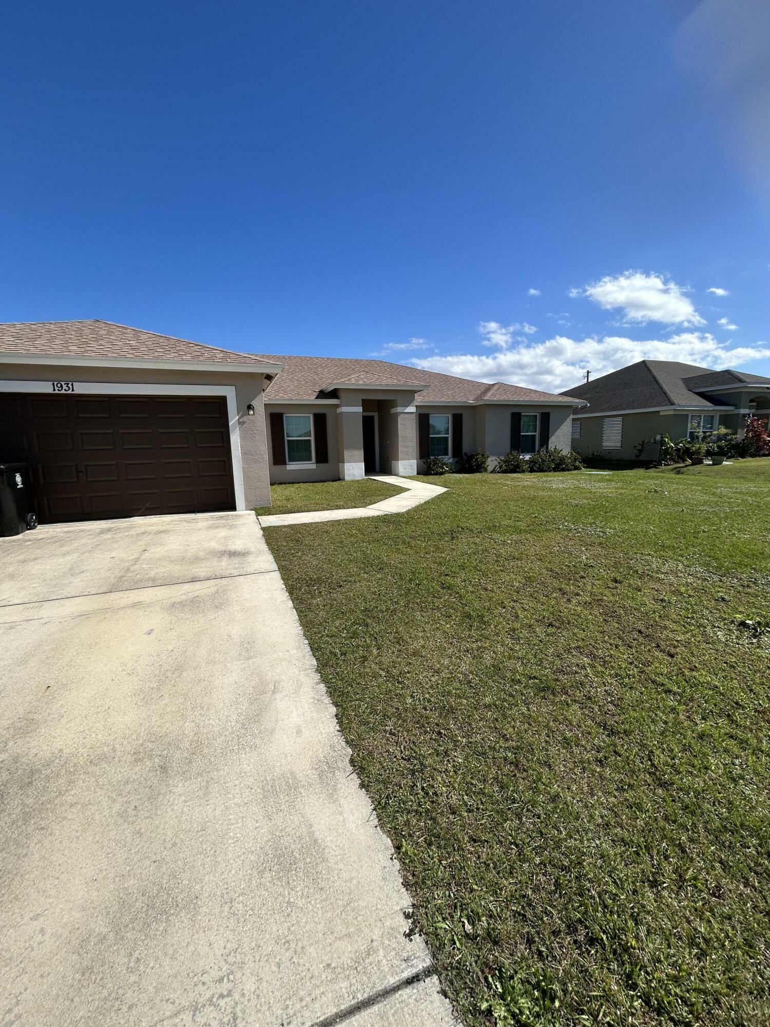 Property Photo: 1931 SW Gemini Lane FL 34984