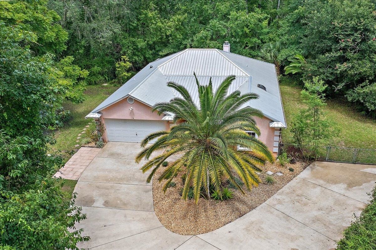 Property Photo: 3705 Winterhawk Ct FL 32086