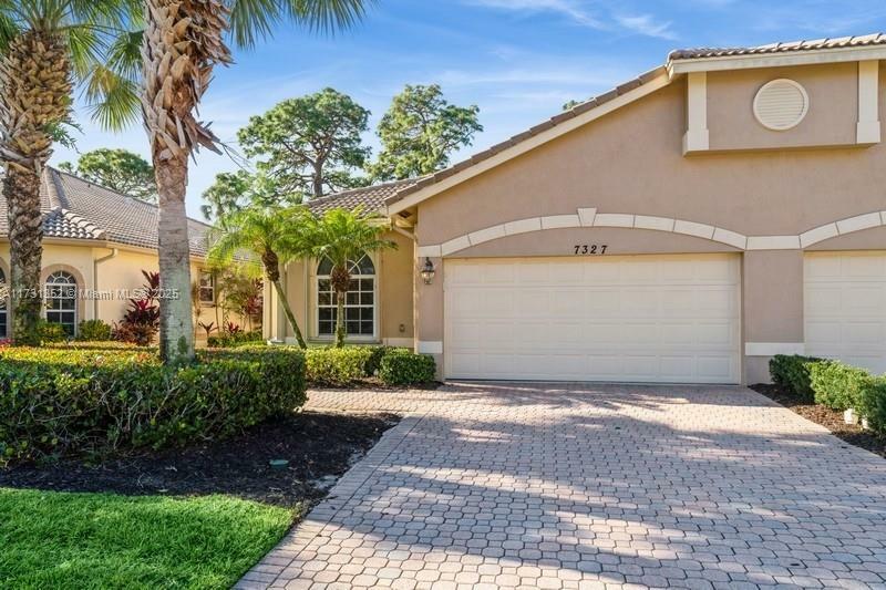 Property Photo:  7327 Sea Pines Ct  FL 34986 