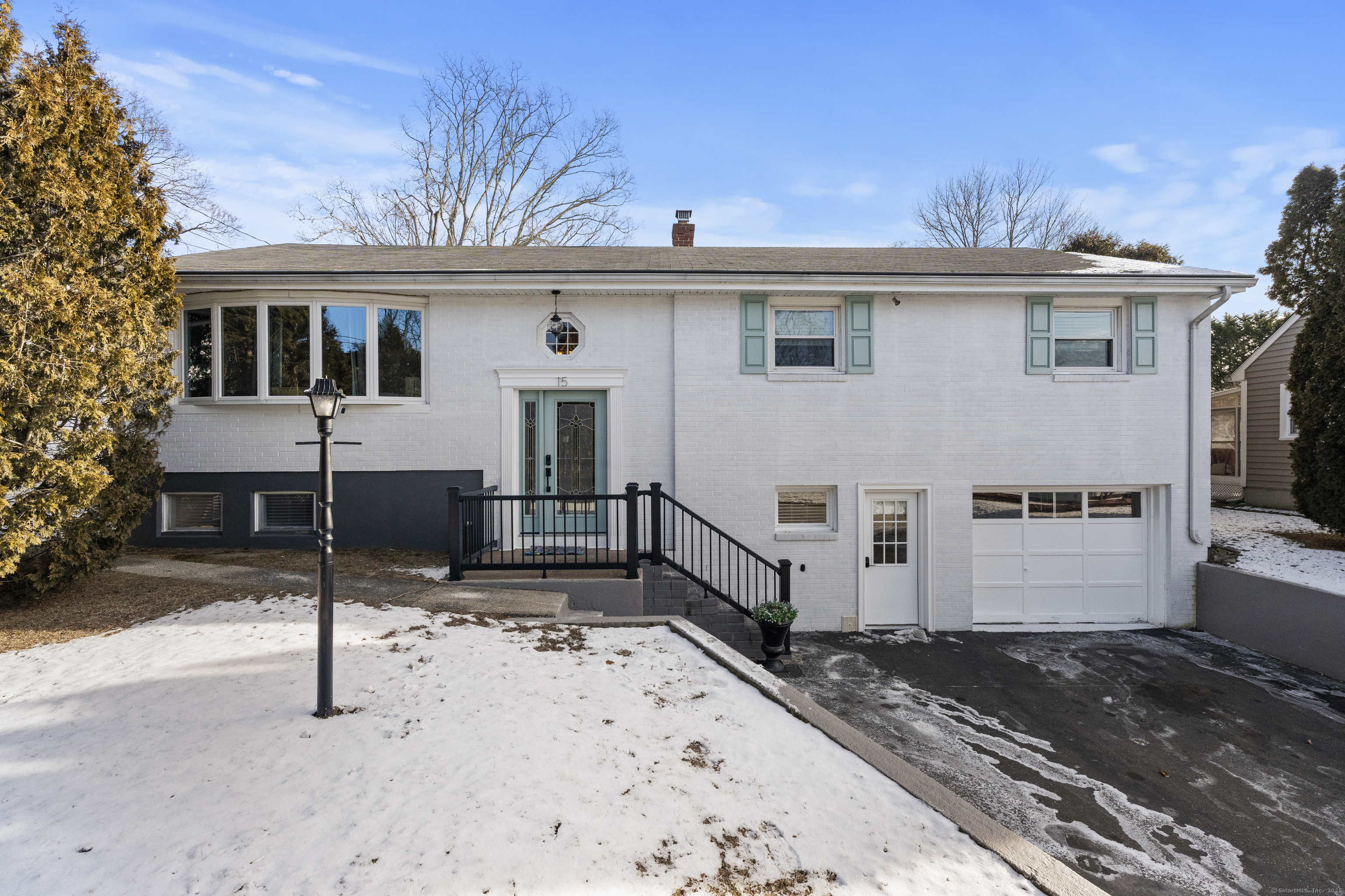 15 Elrin Place  New London CT 06320 photo