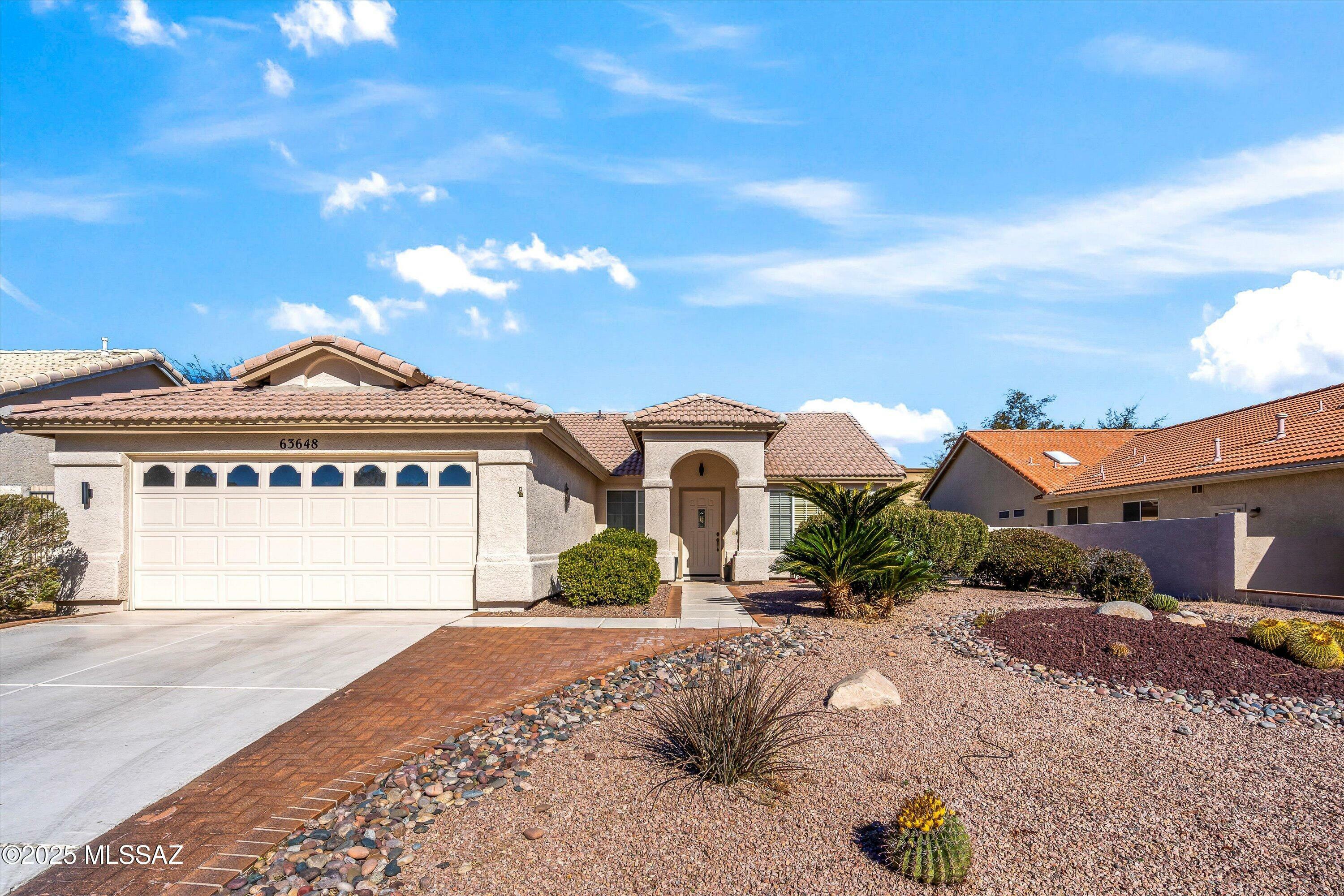 Property Photo:  63648 E Edgeview Lane  AZ 85739 