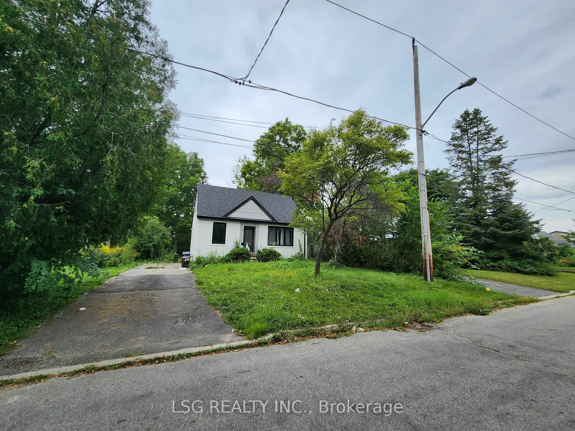 Property Photo:  20 Homewood Ave  ON M2M 1J9 