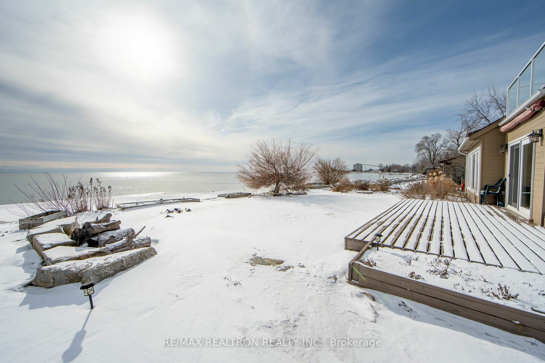 Photo de la propriété:  151 Cedar Crest Beach Rd  ON L1C 5R2 