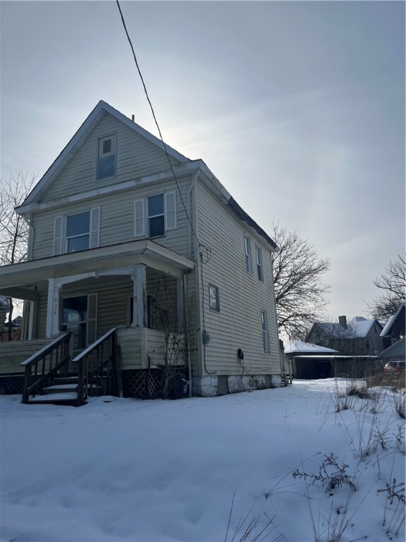 Property Photo:  824 Franklin Avenue  PA 16101 