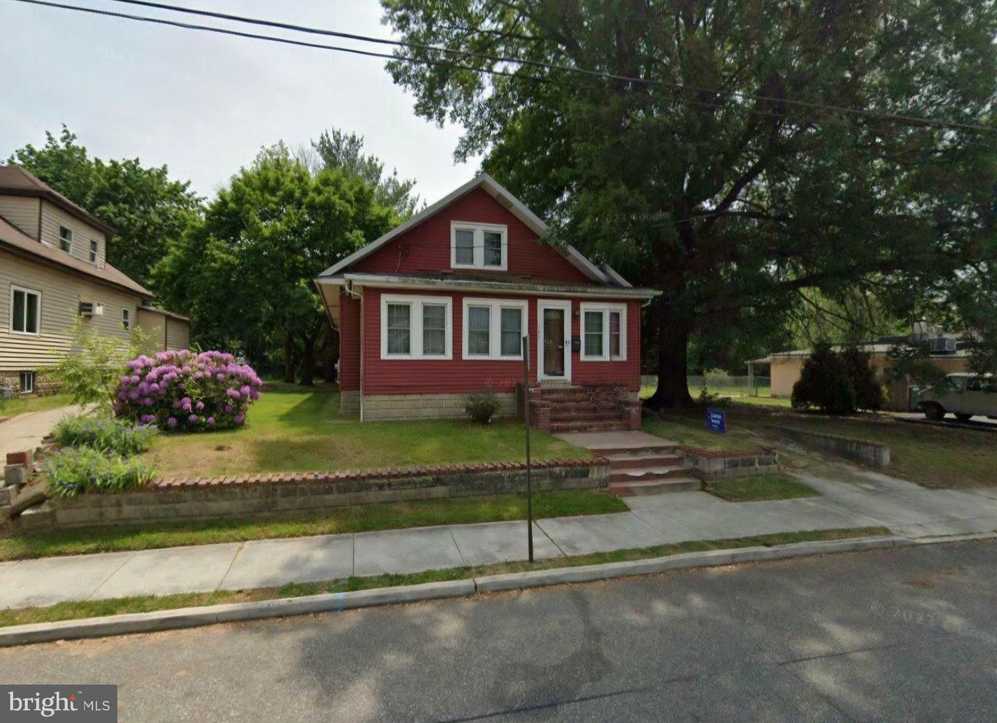 Property Photo:  163 State Street  NJ 08069 