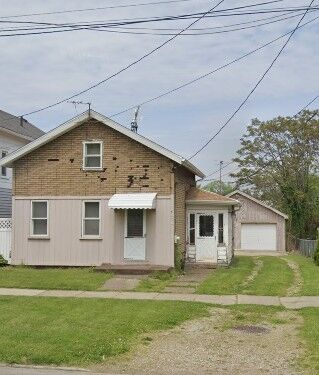 924 E 10th Street  Erie PA 16503 photo