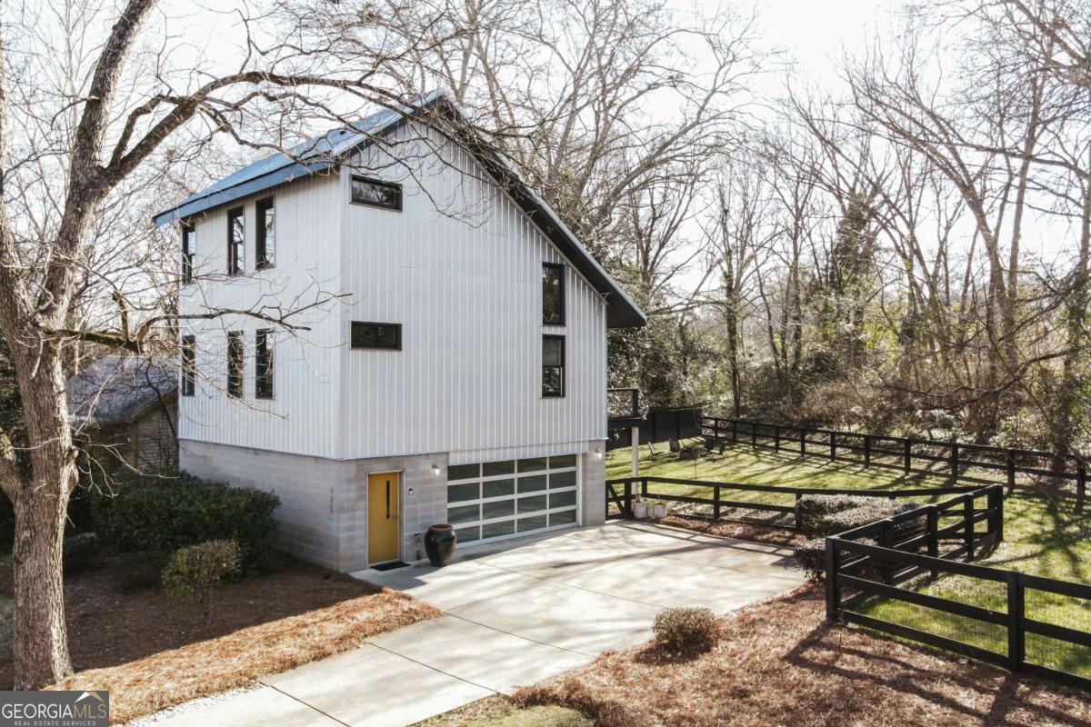 Property Photo:  425 Cleveland Avenue  GA 30601 