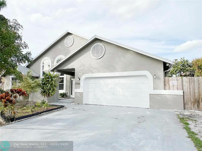 9561 SW 8th St  Pembroke Pines FL 33025 photo