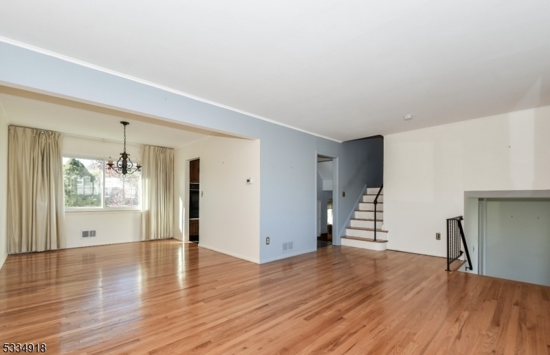 Property Photo:  2462 Woodside Rd  NJ 07083 