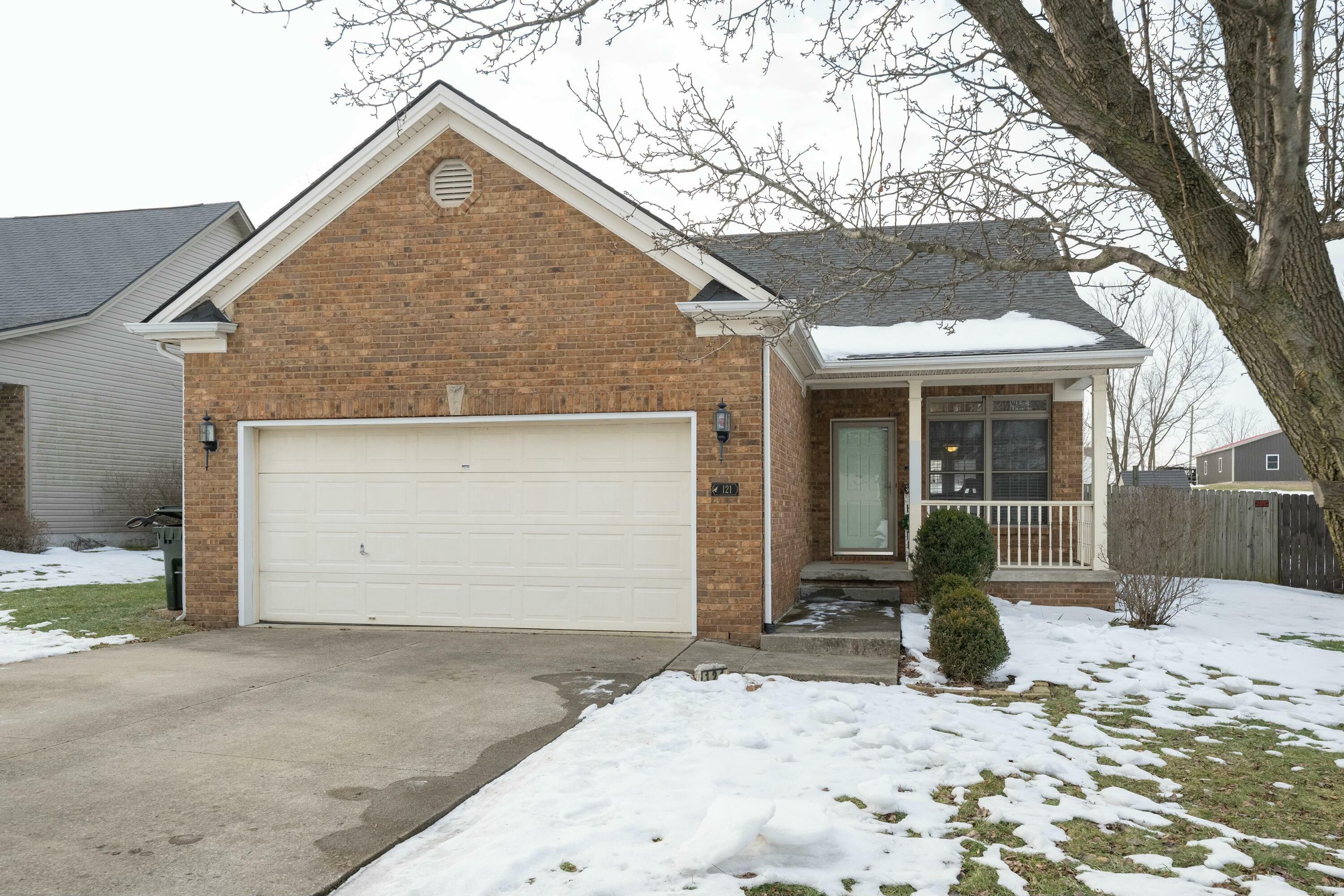 Property Photo: 121 Sutton Place Boulevard KY 40324