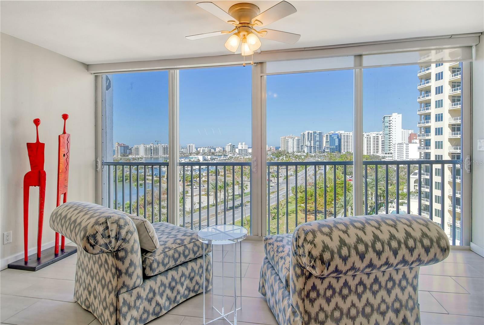 Property Photo:  435 S Gulfstream Avenue 1004  FL 34236 