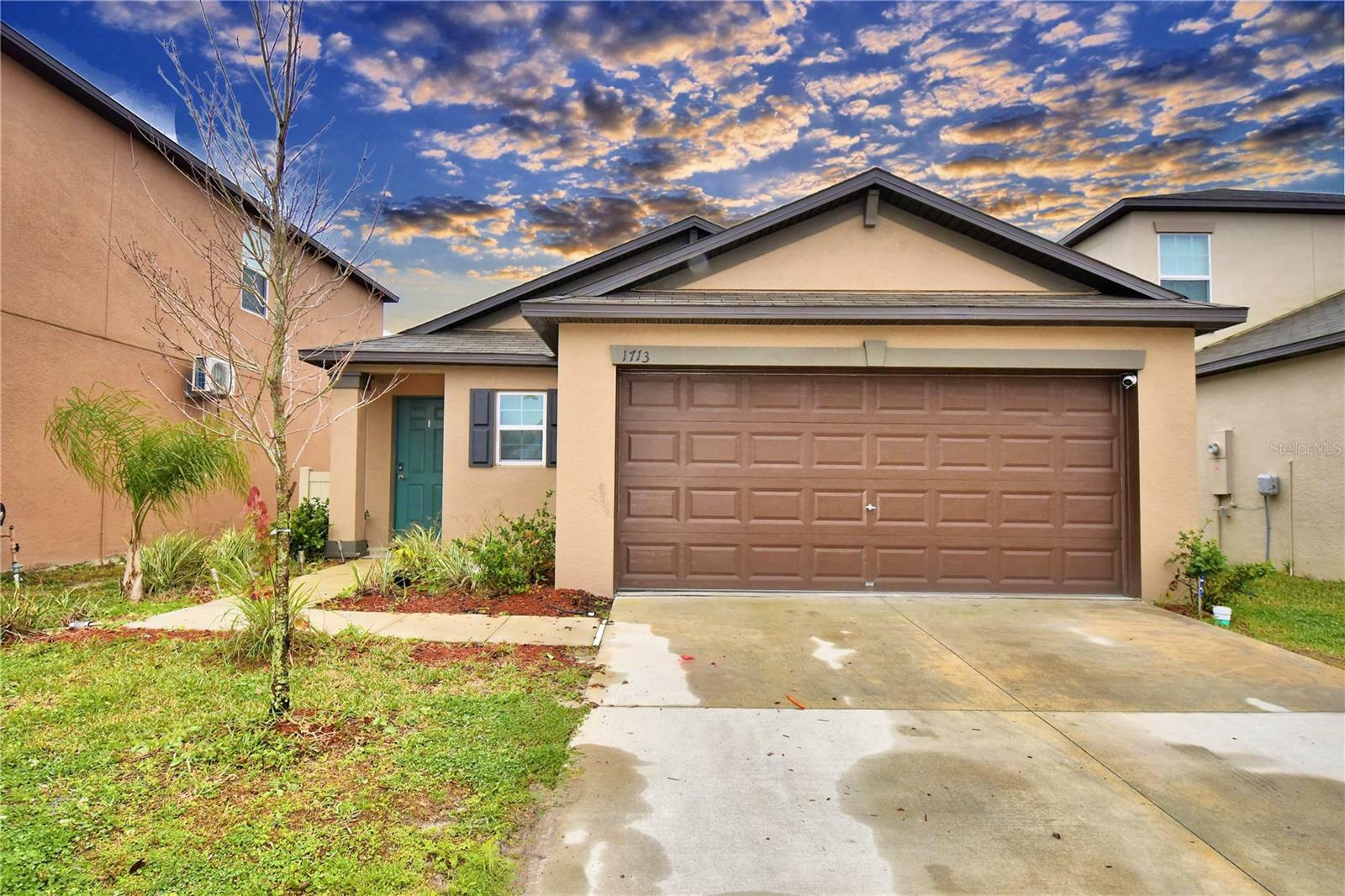 Property Photo: 1713 Yellow Trail FL 33801
