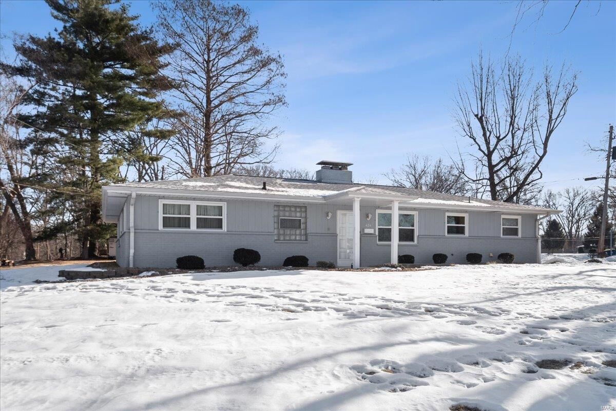 Property Photo:  424 Grandview Drive  IL 62025 