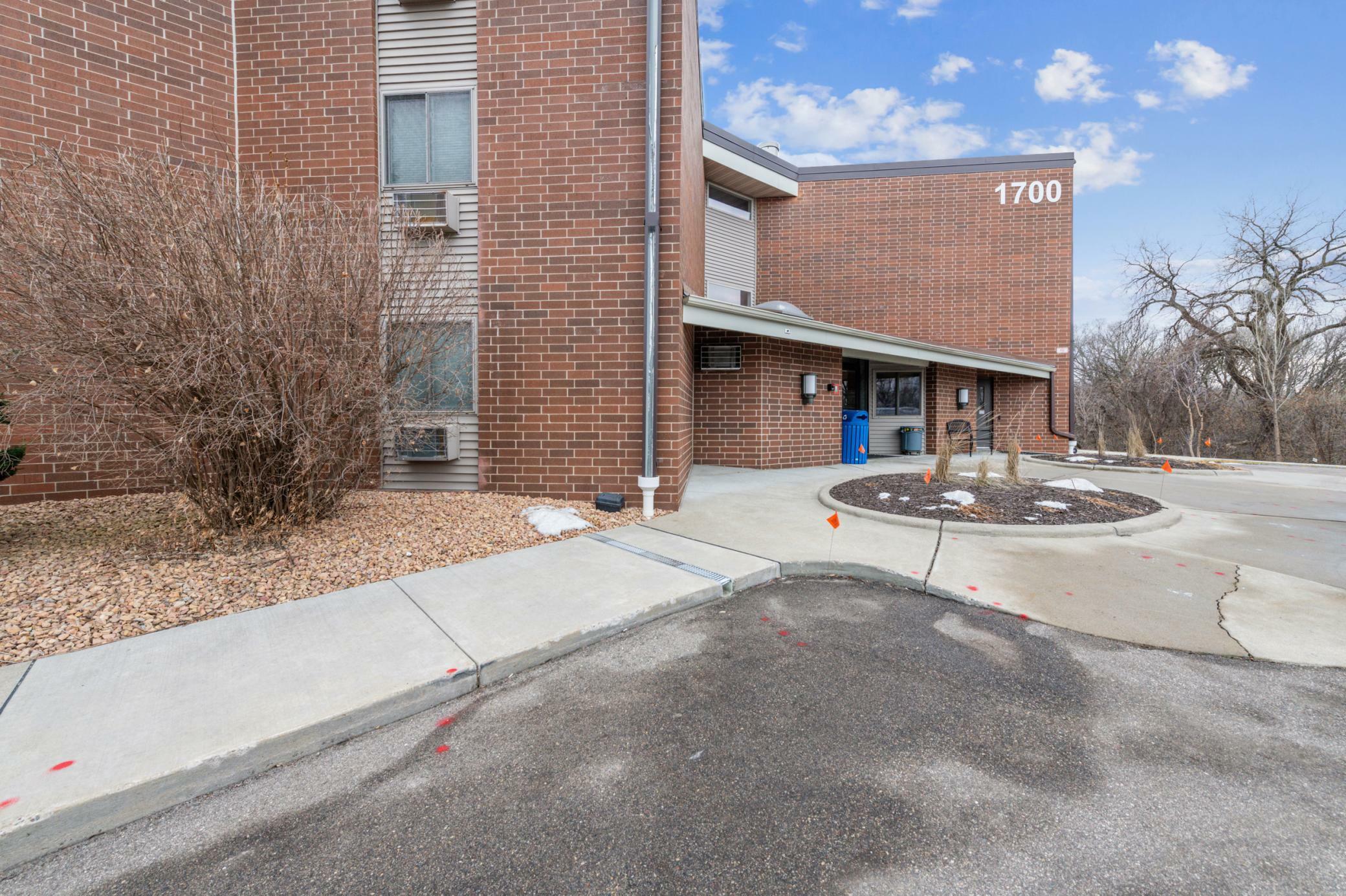 Property Photo:  1700 Four Oaks Road 249  MN 55121 