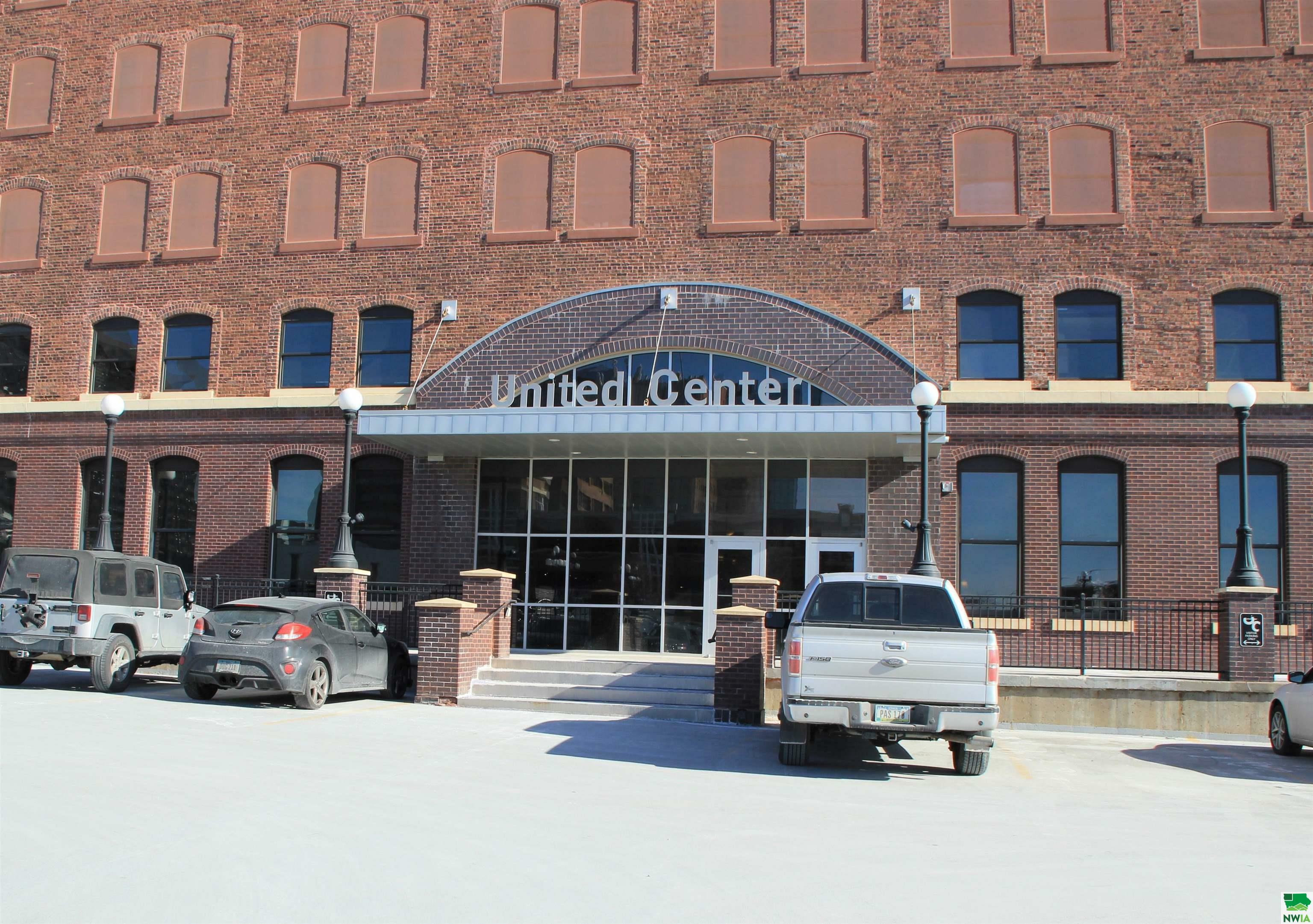 Property Photo: 302 Jones #401 IA 51101