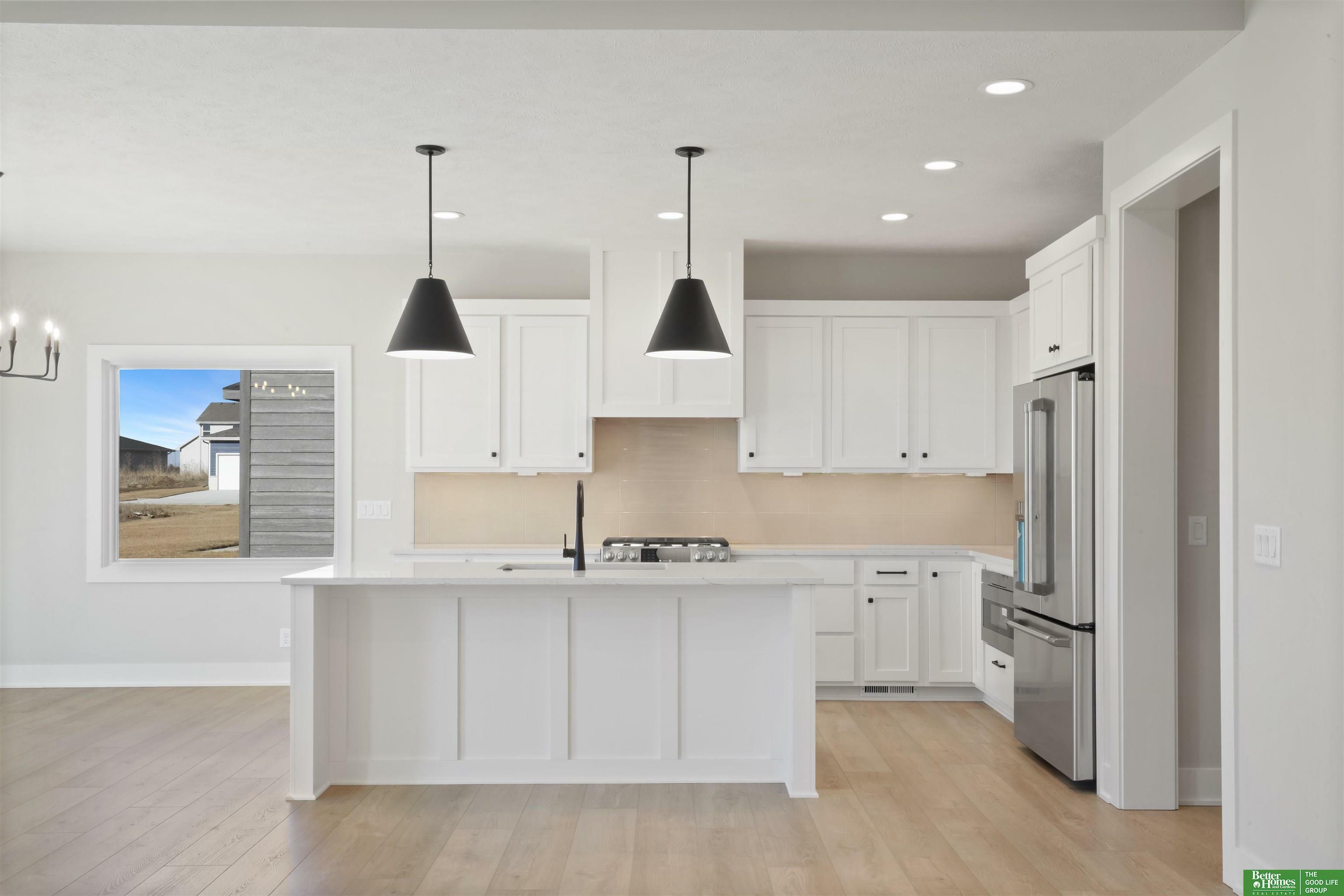 Property Photo: 5914 N 208th Street NE 68022