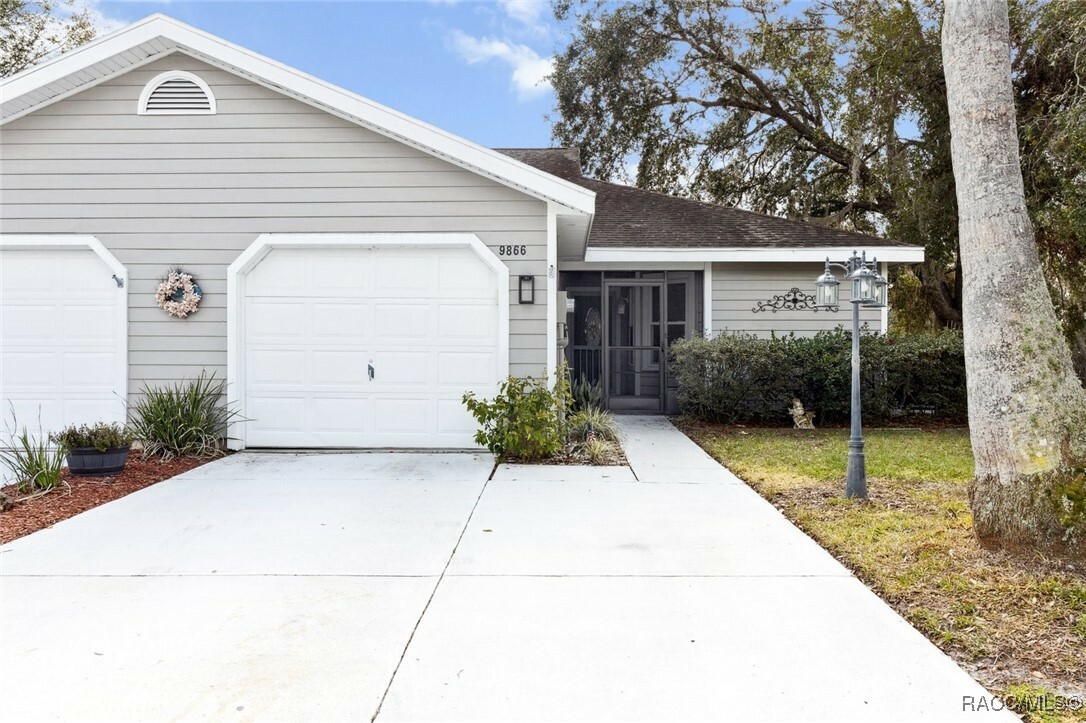 Property Photo:  9866 E Pebble Creek Court  FL 34450 