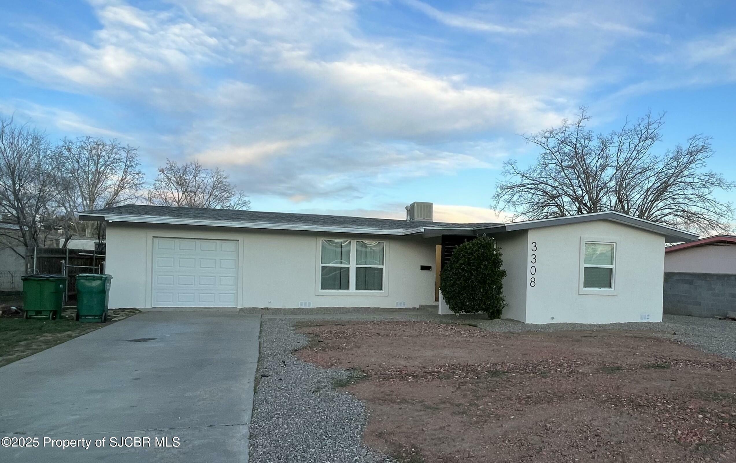 Property Photo: 3308 N Dustin Avenue NM 87401