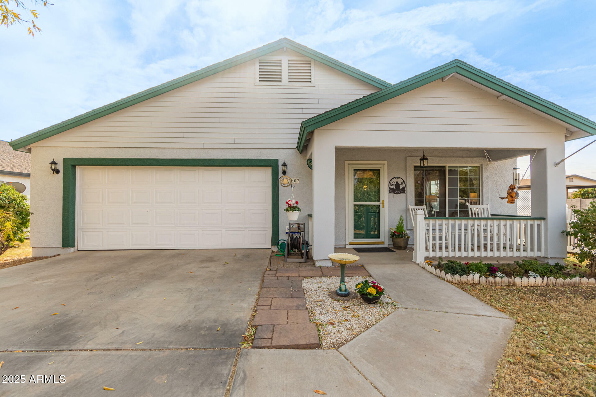 Property Photo: 2207 W Hayward Avenue AZ 85021