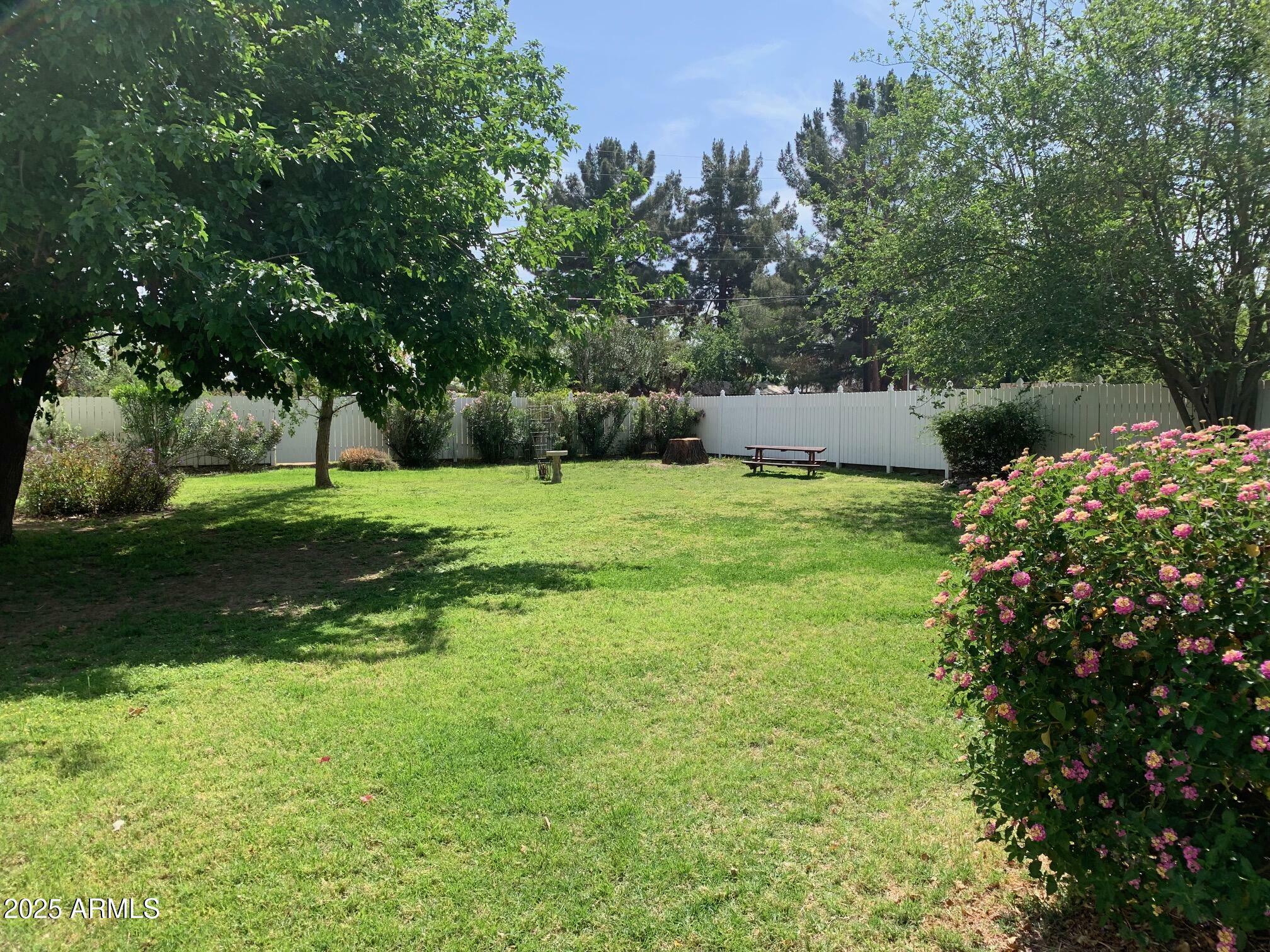 Property Photo: 2207 W Hayward Avenue AZ 85021