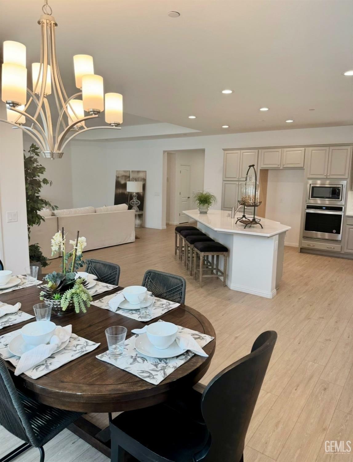 Property Photo: 14104 Addleston Lane CA 93311