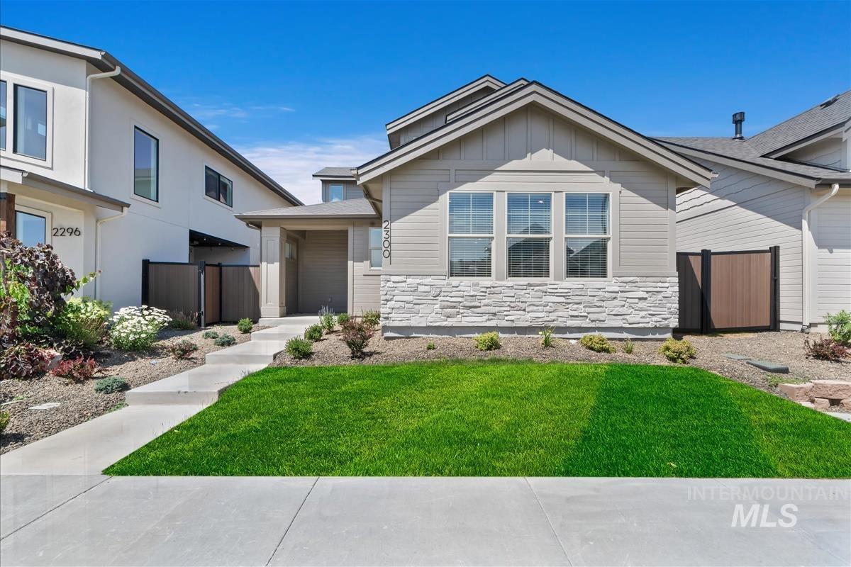 Property Photo: 2300 E Valensole St. ID 83642