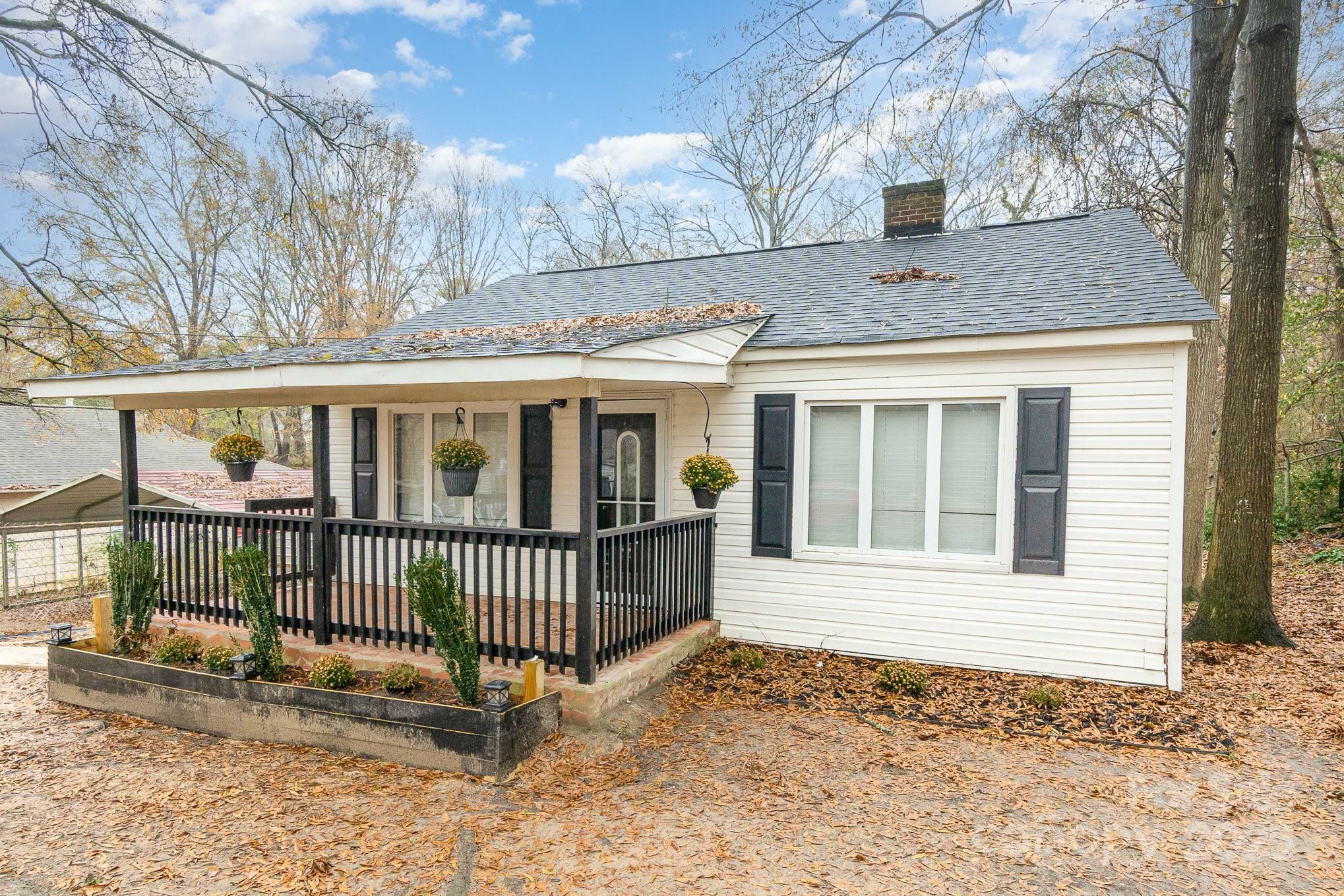 Property Photo:  412 N Vance Street  NC 28052 