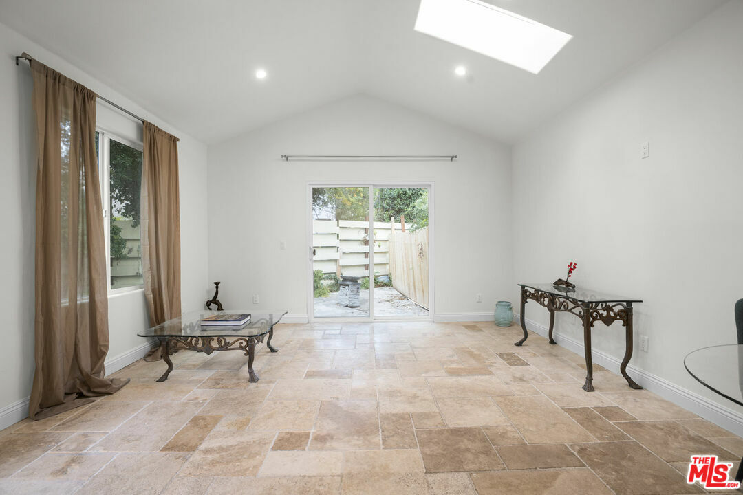 Property Photo:  4112  Old Topanga Canyon Rd B  CA 91302 