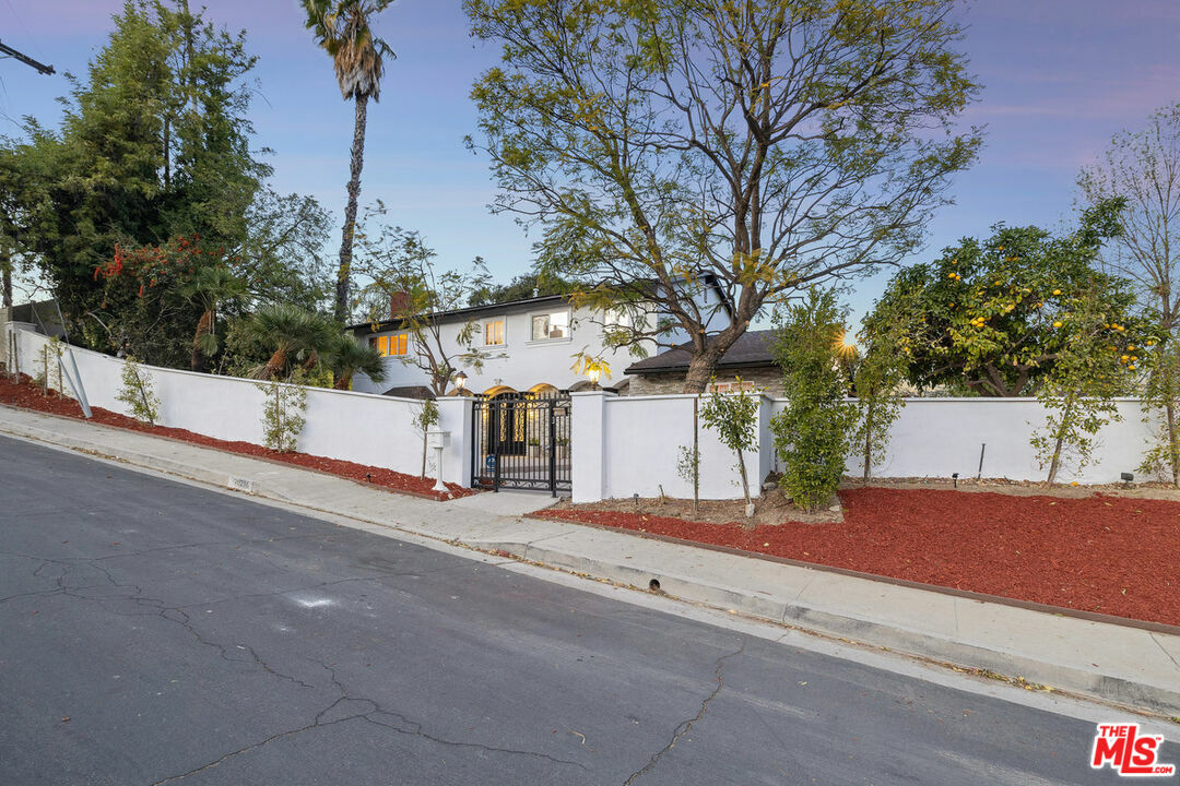 Property Photo:  20286   Allentown Dr  CA 91364 