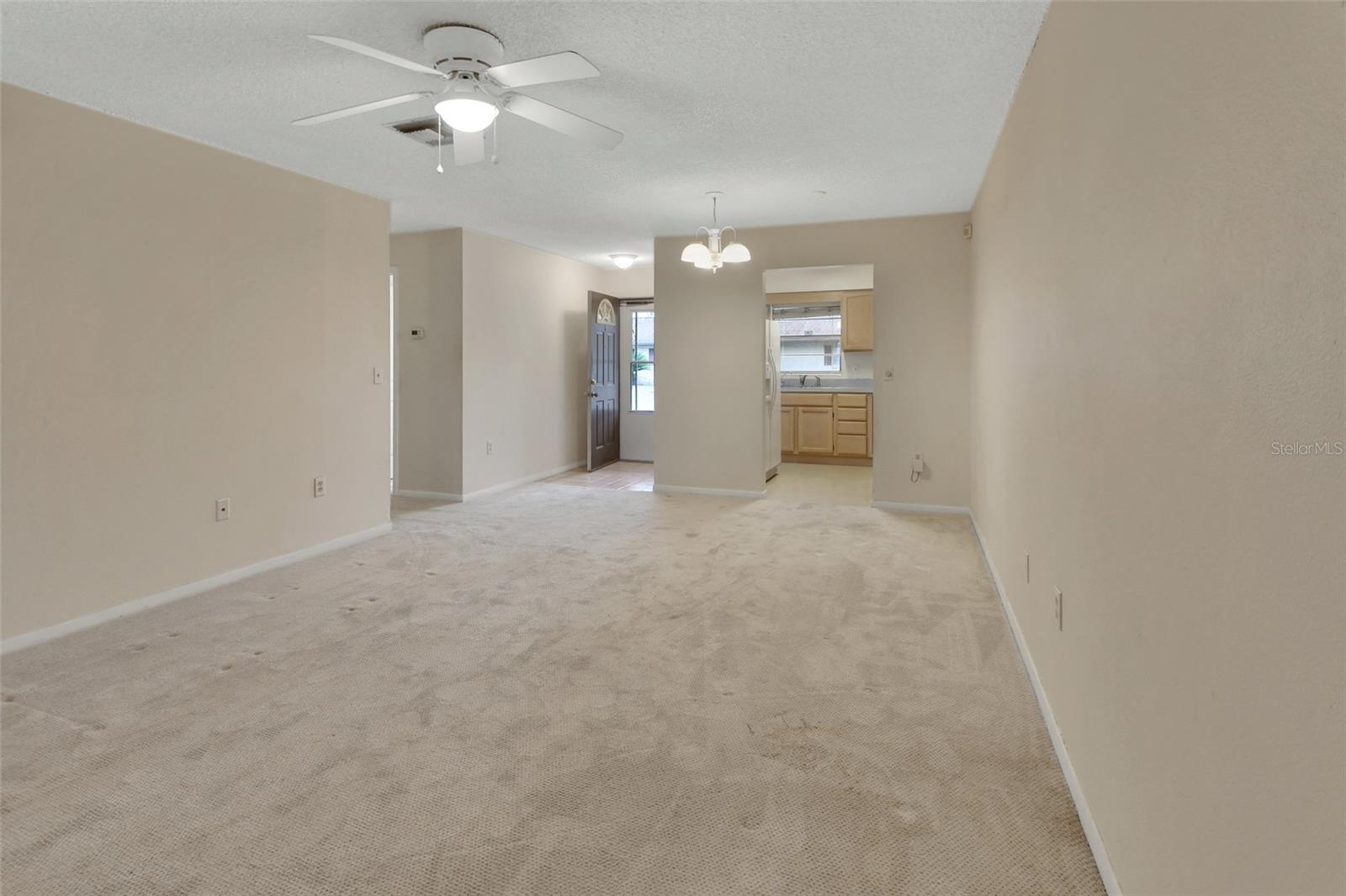 Property Photo: 2 Villa Villar Court 02 FL 32724