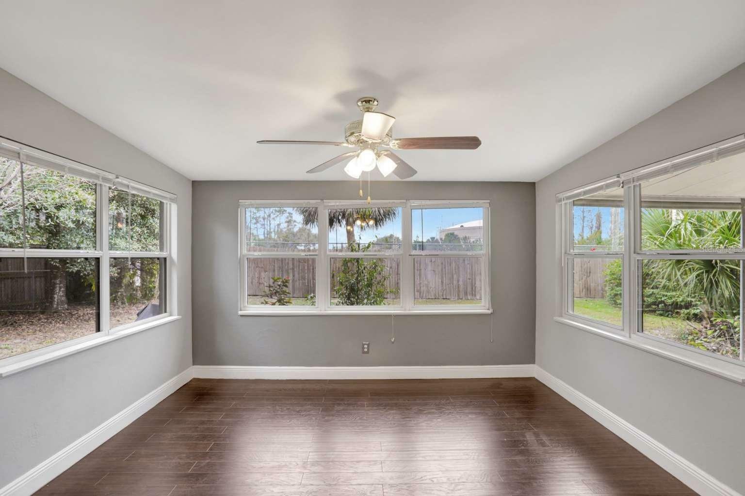 Property Photo:  942 Hanover Avenue  FL 32789 