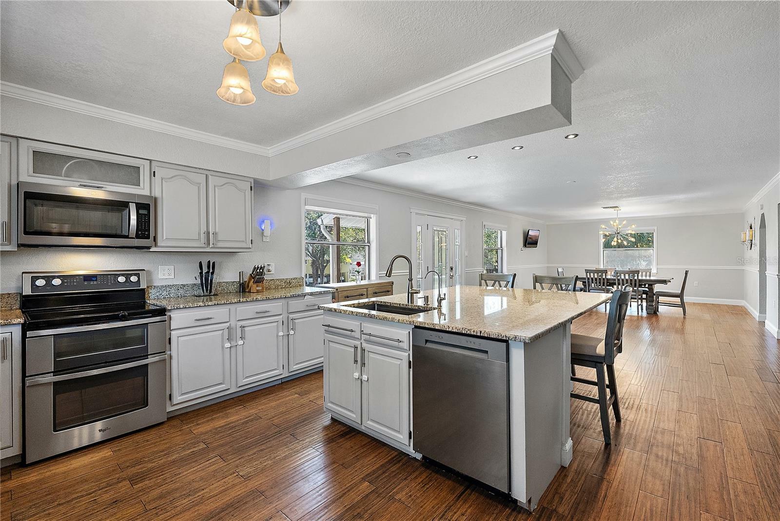 Property Photo:  7418 Bay Drive  FL 33635 