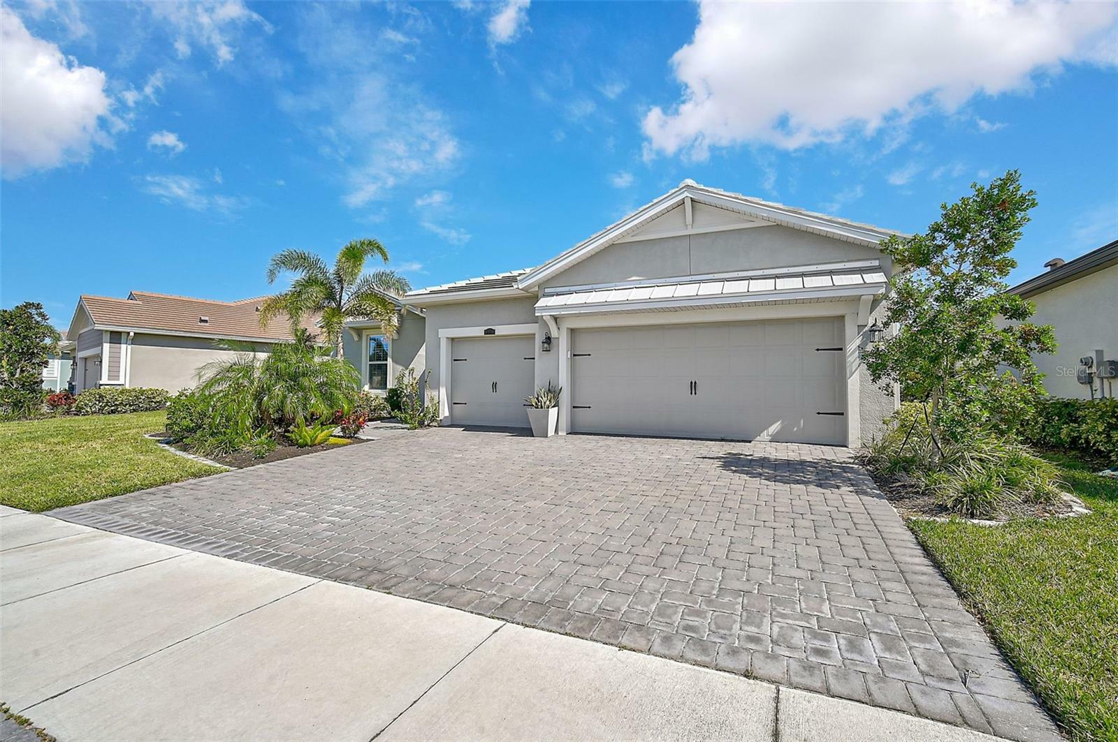 Property Photo:  8612 Sundance Loop  FL 34238 