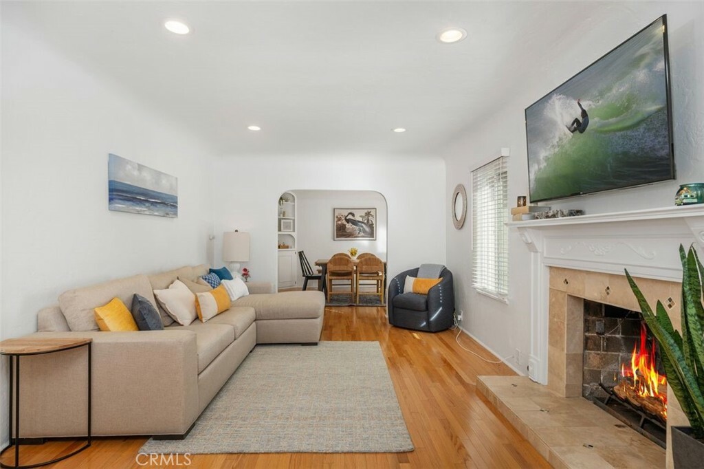 Property Photo:  710 Vincent Park  CA 90277 