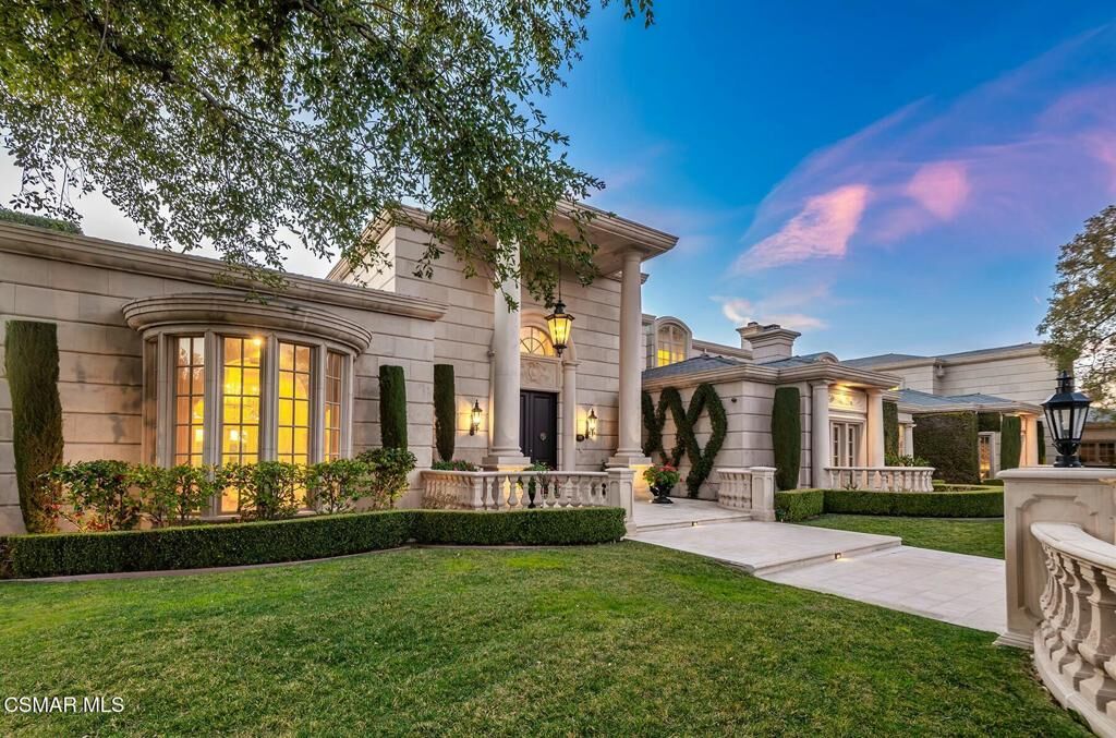 Property Photo:  996 Vista Ridge Lane  CA 91362 