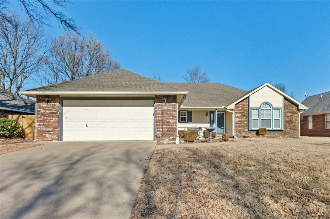 Property Photo:  3503 Hemlock Street  AR 72756 