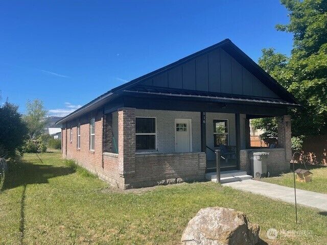 Property Photo:  516  Central  WA 98844 