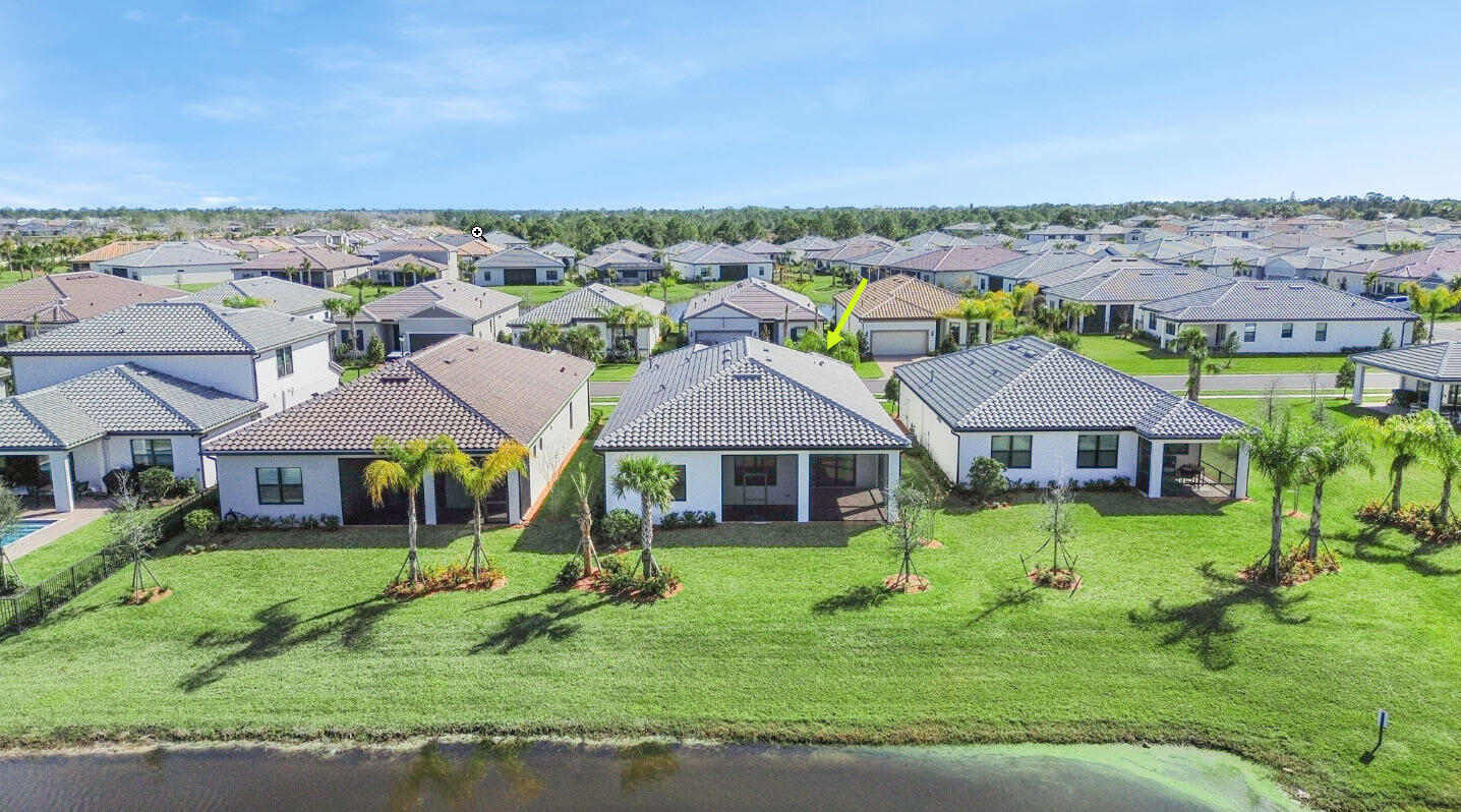 Property Photo: 420 SE Donnell Street FL 34984