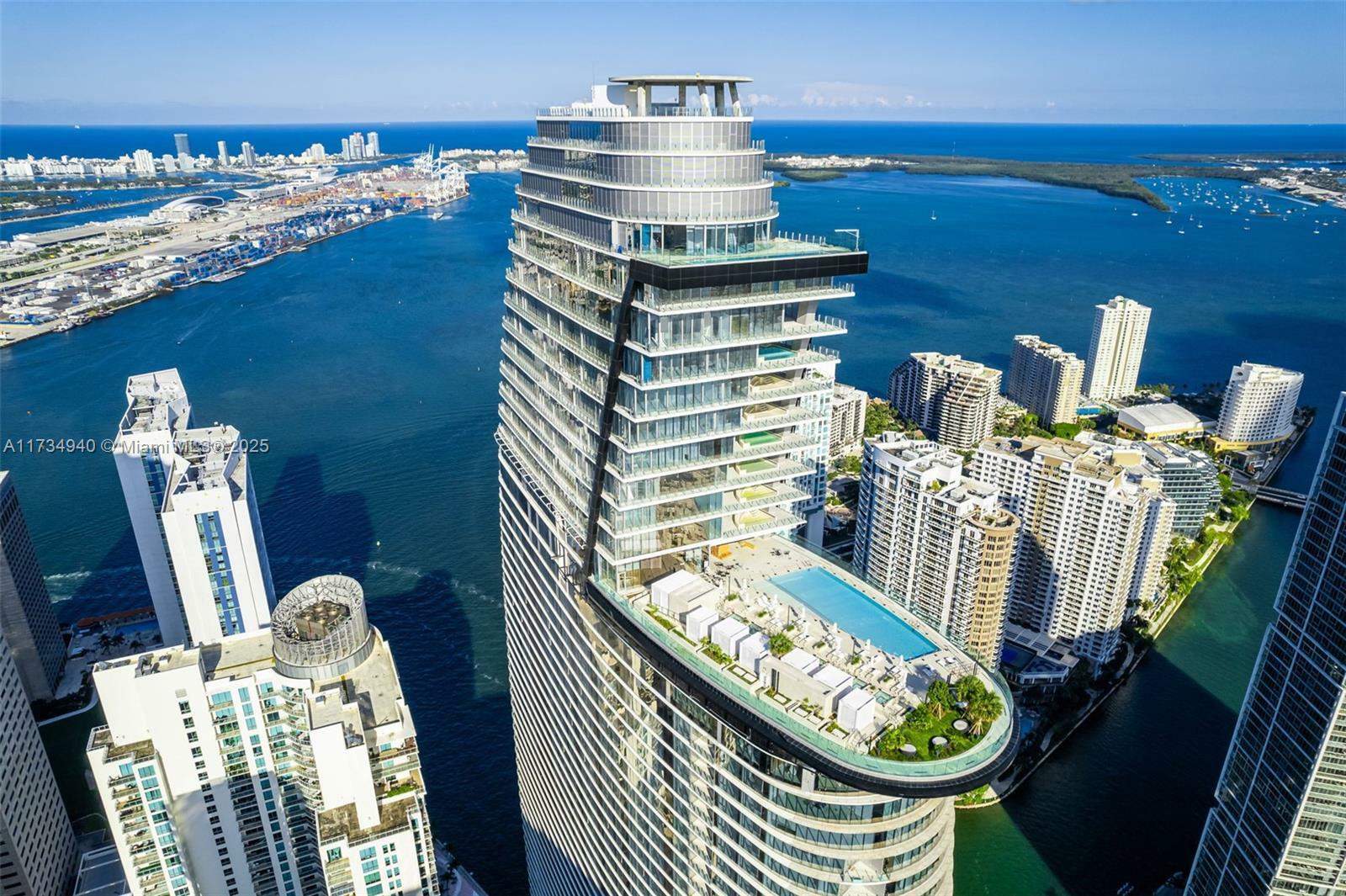 Property Photo:  300 Biscayne Blvd Way 4008  FL 33131 